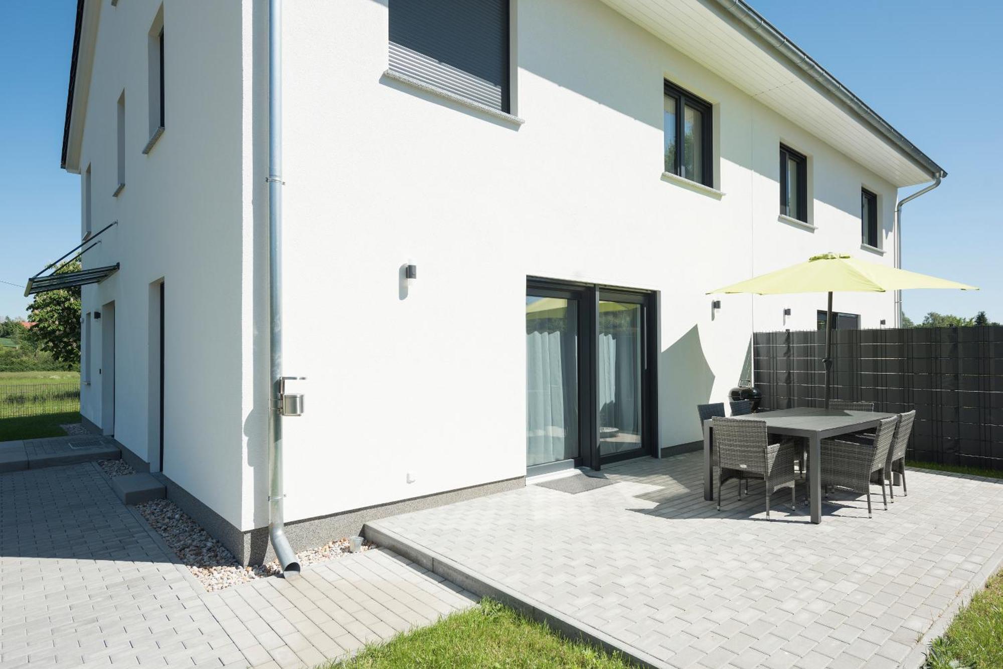 Bohnapartments Haus Zocheblick - 2 Kostenlose Parkplaetze - Sehr Ruhig - 4 Schlafzimmer - Neubau - Vollausstattung - Wlan Hoppegarten Exterior photo