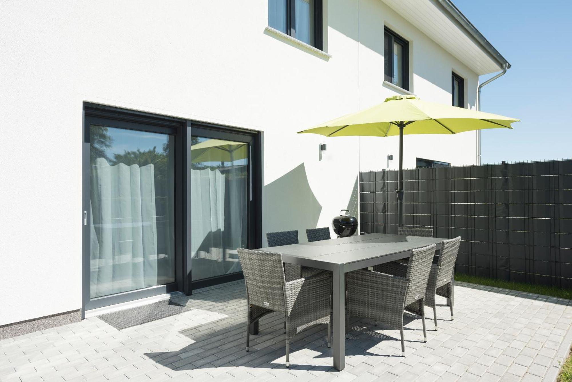 Bohnapartments Haus Zocheblick - 2 Kostenlose Parkplaetze - Sehr Ruhig - 4 Schlafzimmer - Neubau - Vollausstattung - Wlan Hoppegarten Exterior photo